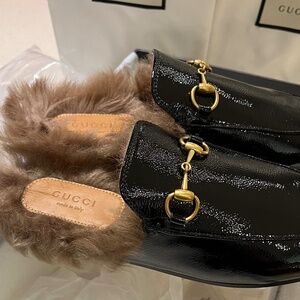 Women’s Gucci Black Patent Leather Fur Loafer Slides